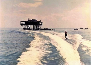 Isola delle Rose: il libero Stato in mezzo al mare, bombardato dall’Italia democratica