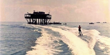 Isola delle Rose: il libero Stato in mezzo al mare, bombardato dall’Italia democratica