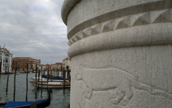 Graffiti veneziani, Ca’ Foscari cataloga otto secoli di “segni” sulle pietre della città