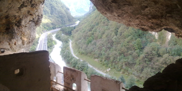 Covolo di Butistone, il misterioso castello sul Brenta svelato nel libro di Wassermann