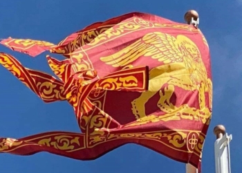 Sventola con orgoglio il Veneto Leone