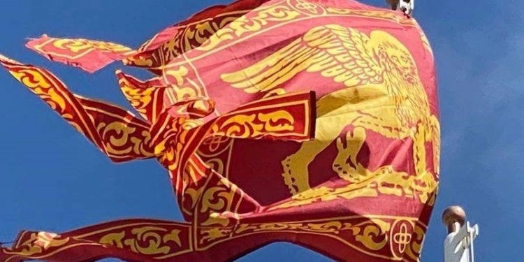 Sventola con orgoglio il Veneto Leone