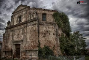 Foto della Chiesa di San Marco in stato di abbandono(foto sito I luoghi abbandonati)