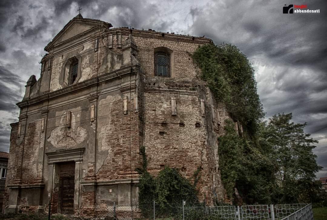 Foto della Chiesa di San Marco in stato di abbandono(foto sito I luoghi abbandonati)