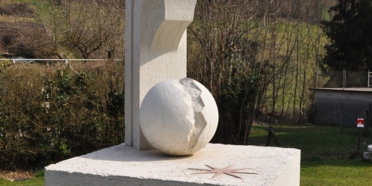 Monumento all’Emigrante a Gomarolo, sull’Altopiano dei Sette Comuni