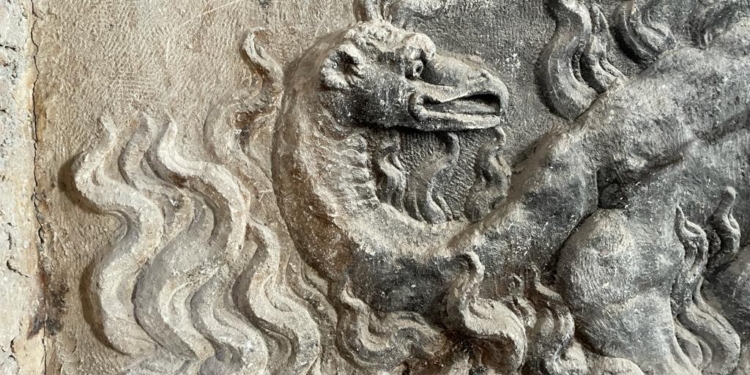 Palazzo Grimani, clamorosa scoperta: dietro il muro una scultura del Cinquecento