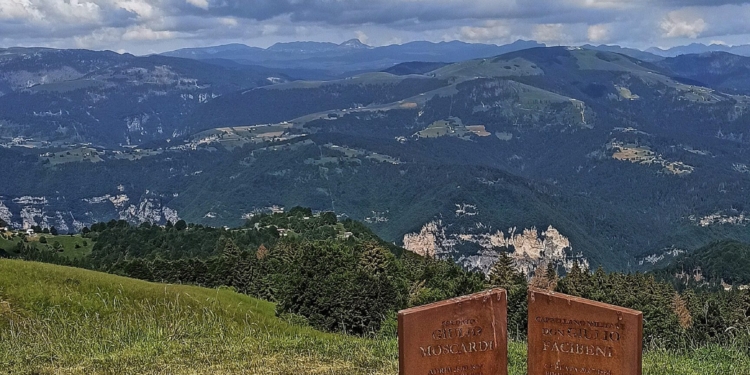 Lapidi a Memoria sul Col della Martina
