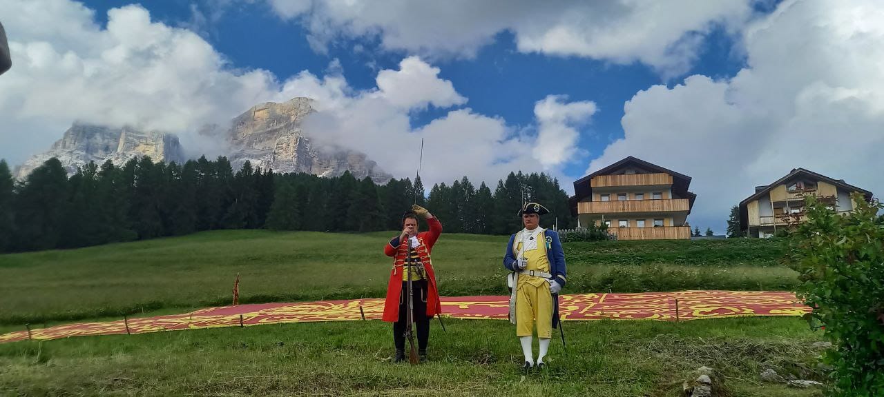 Spari di moschetto in onore di Milo Boz a Coi di Zoldo, al cospetto del Pelmo