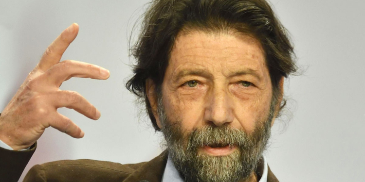 Massimo Cacciari e Giorgio Agamben contro il green pass: “Cose da regimi dispotici”