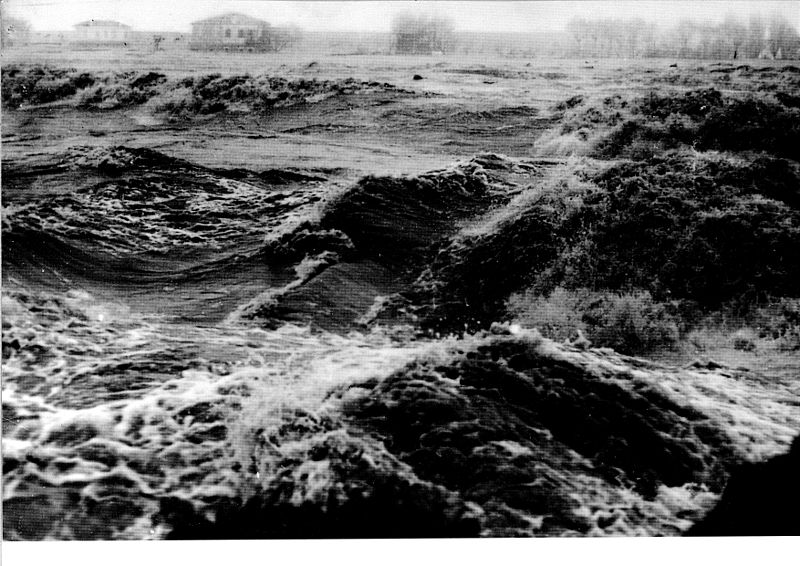 Spaventosa sequenza delle acque che invasero il Polesine nel novembre del 1951