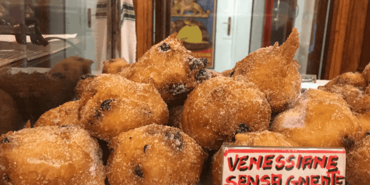 Carnevale: ecco le vere fritole veneziane, con tanto di doppio senso