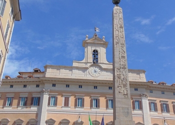 Superpoteri a Roma, in 20 minuti via libera alla legge con i voti della Lega. E il Veneto aspetta da 50 mesi
