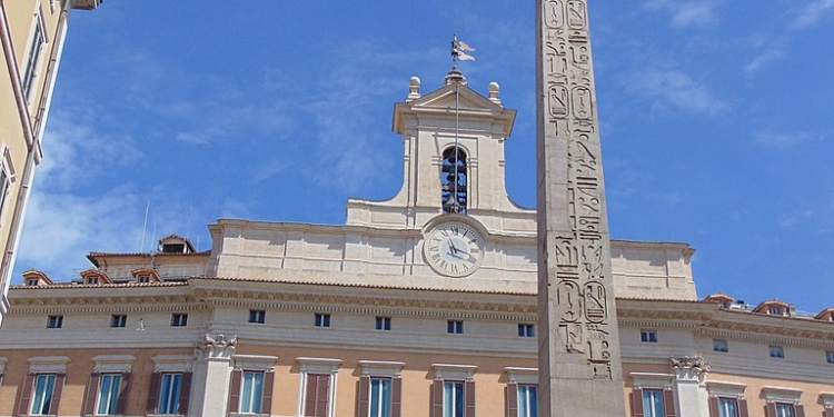 Superpoteri a Roma, in 20 minuti via libera alla legge con i voti della Lega. E il Veneto aspetta da 50 mesi