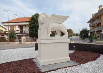 Nella rotonda di Vigodarzere nuovo Leone di San Marco