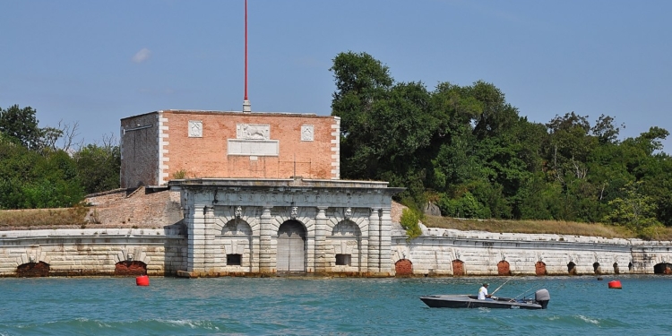 Salviamo il Forte di Sant’Andrea, lo Stato svende la storia della Serenissima!