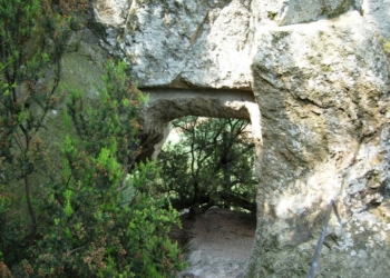 Buso dei Briganti, rifugio dei patrioti veneti sul Monte Cinto, nei Colli Euganei