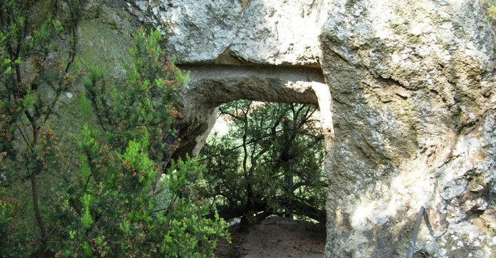 Buso dei Briganti, rifugio dei patrioti veneti sul Monte Cinto, nei Colli Euganei