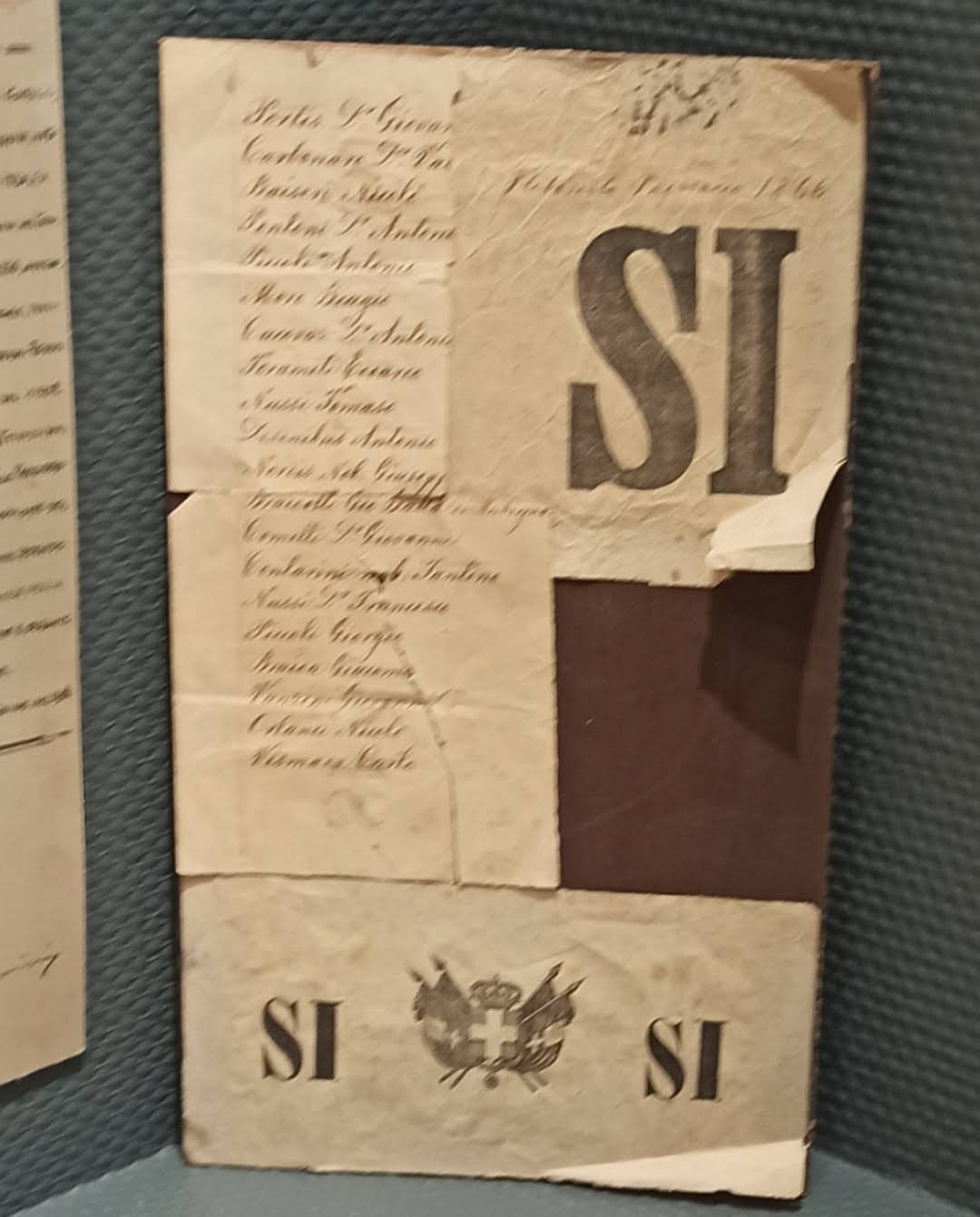 Museo civico di Udine si noti il foglio con la scritta SI per le votazioni del Plebiscito del 1866 (foto autore)