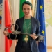 La sindaca di Merano non si fa imporre la fascia tricolore: dalla parte di Katharina Zeller