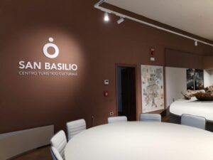 L' interno del Centro Turistico Culturale di San Basilio (foto Venetodeltapo.it)