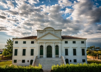 Villa Morosini – Eleganza veneziana tra le acque del grande fiume
