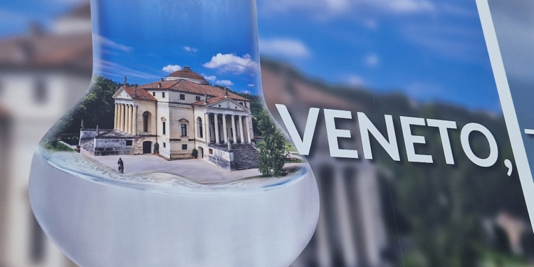Verona: oltre 90 mila presenze al Vinitaly 2026