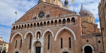 13 giugno 1231 muore a Padova Sant’Antonio. Napoleone depredò la Basilica