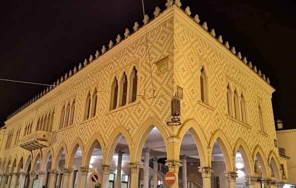 Mercato Coperto di Badia Polesine in stile gotico veneziano